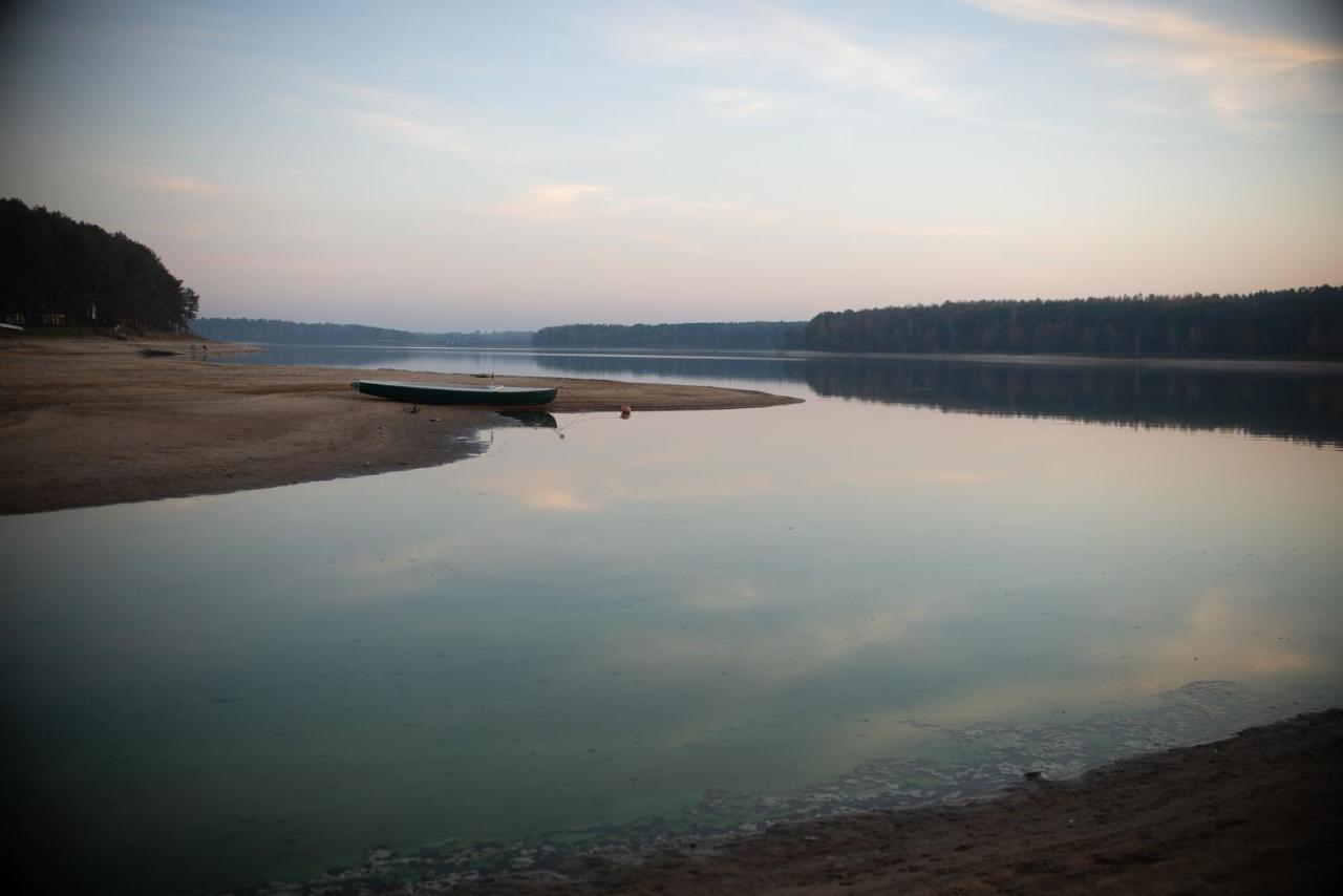 Domek W Lesie Nad Zalewem Chancza エクステリア 写真